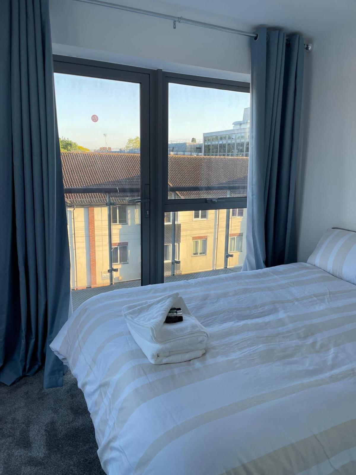 Long Letting - Luxurious 3 Bedroom Penthouse In City Centre - Parking Included! Chelmsford Eksteriør billede